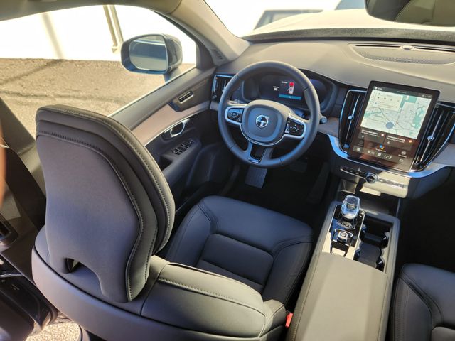 2026 Volvo XC90 Plus - Photo 10