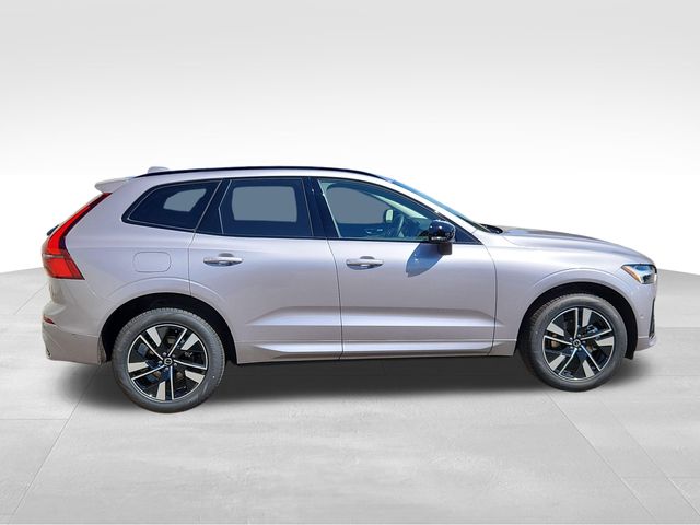 2026 Volvo XC60 Plus - Photo 8