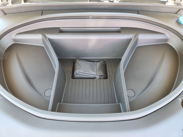 2025 Volvo EX90 Ultra - Photo 16