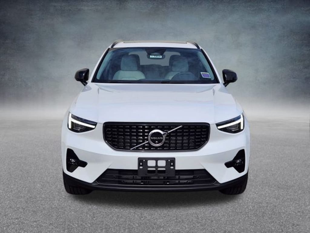 New 2026 Volvo XC40 B5 Plus SUV
