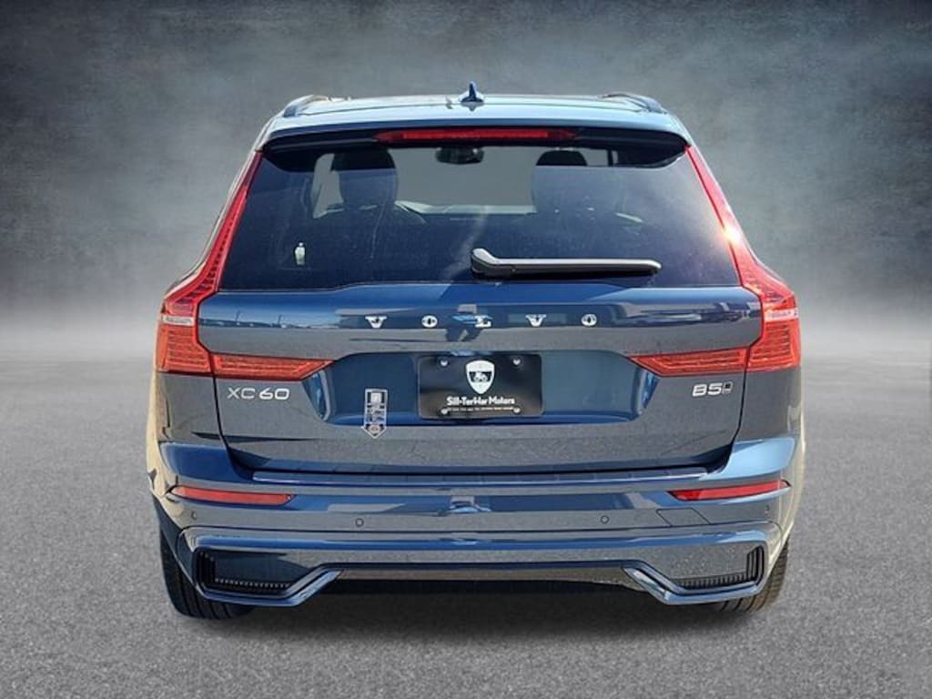 New 2025 Volvo XC60 B5 Core SUV