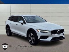 2024 Volvo V60 Cross Country B5 Plus Wagon
