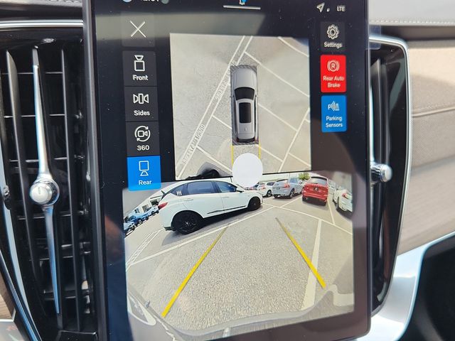 2026 Volvo XC90 Plus - Photo 21