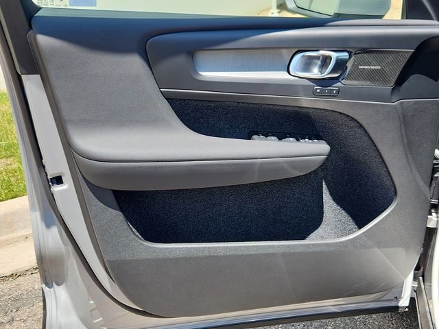 2025 Volvo XC40 Ultra - Photo 7