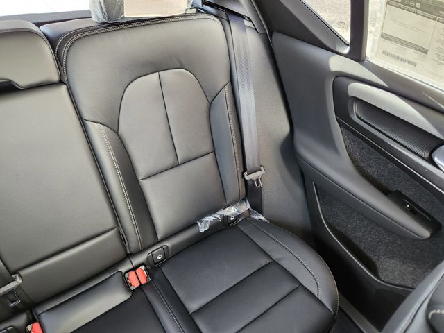 2026 Volvo XC40 Ultra - Photo 15