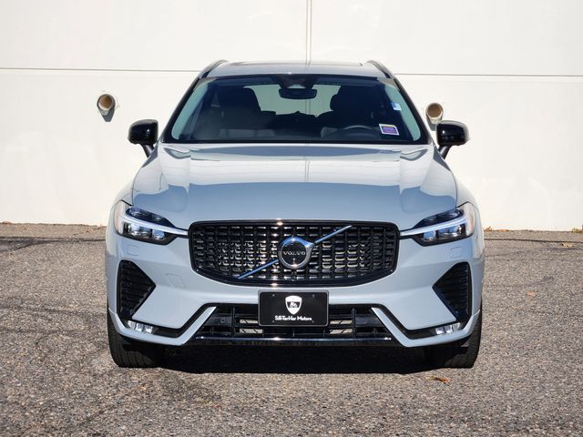 2025 Volvo XC60 B5 Plus photo 2
