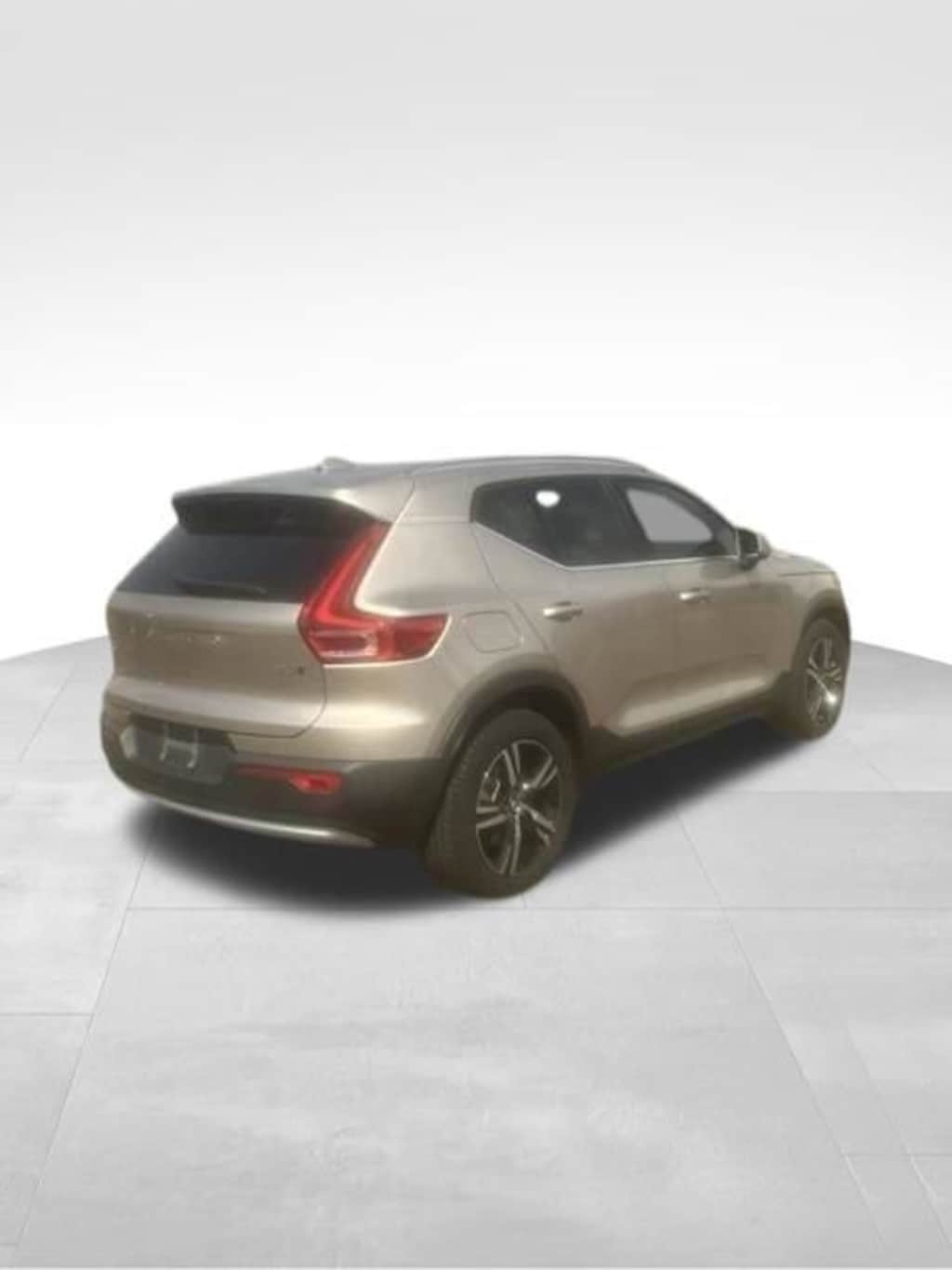Used 2023 Volvo XC40 B5 AWD Plus Bright SUV