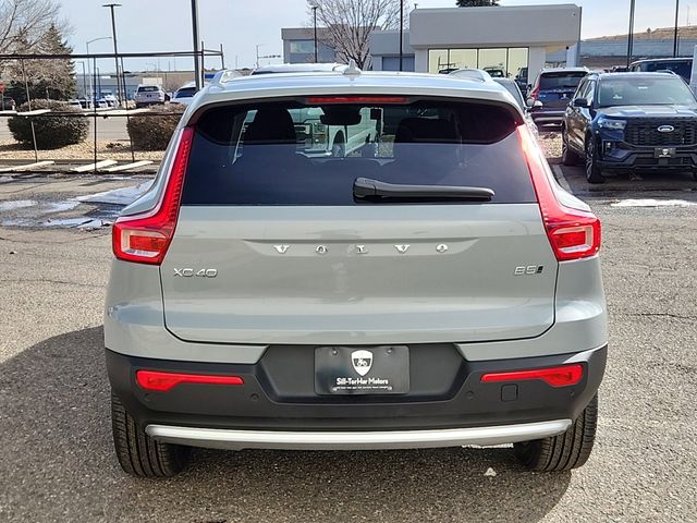 2025 Volvo XC40 Core photo 4