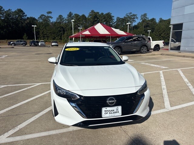 2025 Nissan Sentra SV photo 2