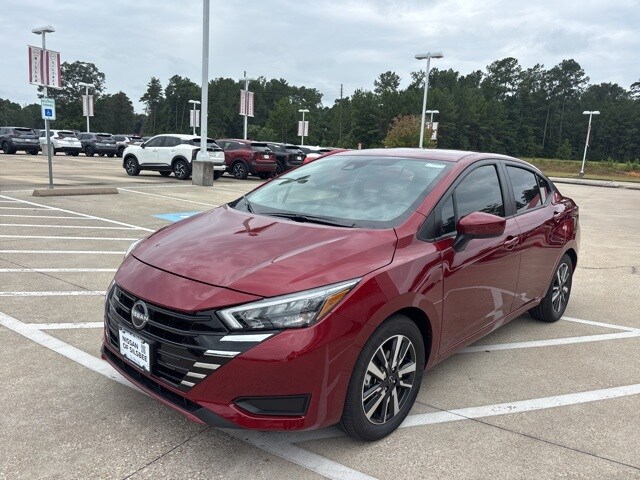2025 Nissan Versa 1.6 SV photo 3