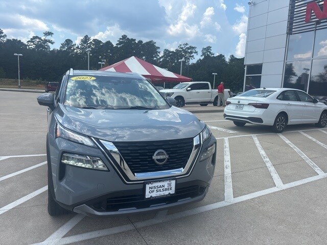 2023 Nissan Rogue SL photo 2