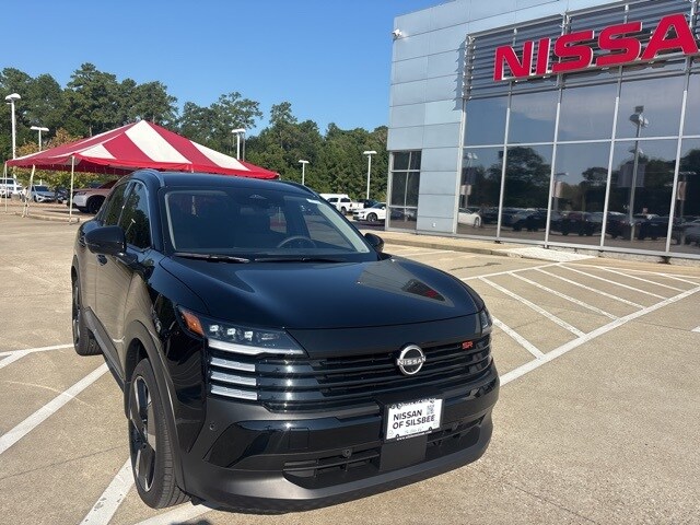 2025 Nissan Kicks SR photo 2