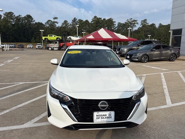 2025 Nissan Sentra SV photo 3
