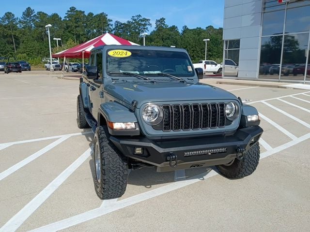 2024 Jeep Gladiator Sport S's photo