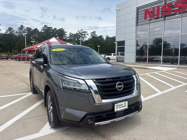 2022 Nissan Pathfinder SL 2WD's photo