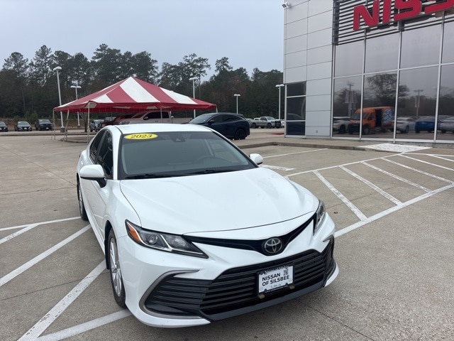 2023 Toyota Camry LE's photo