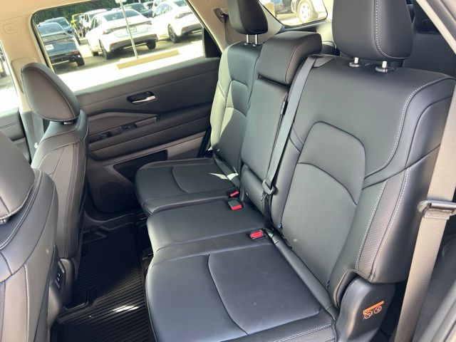 2026 Nissan Pathfinder SL - Photo 21