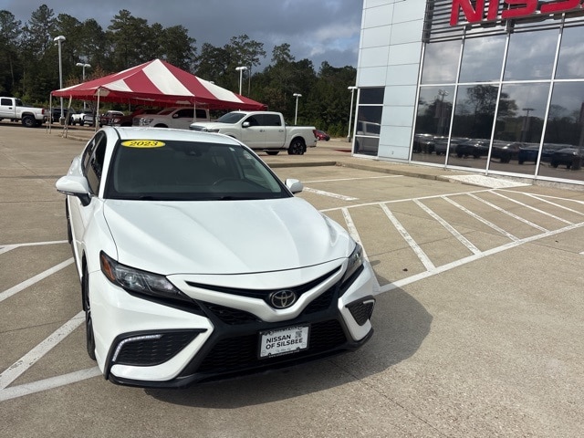 2023 Toyota Camry SE photo 2