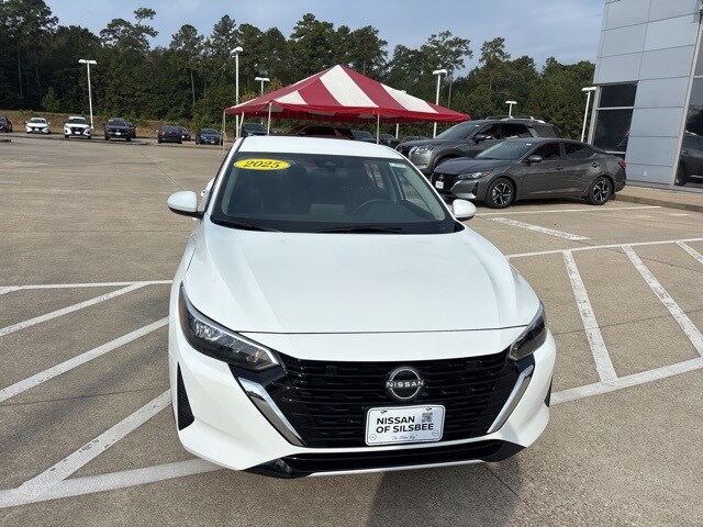 2025 Nissan Sentra SV photo 3