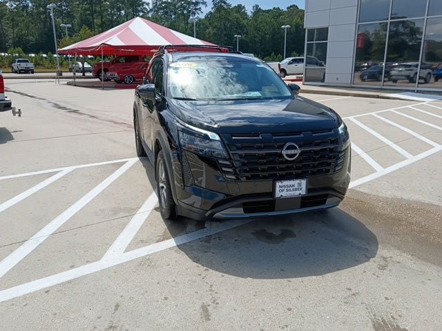 2026 Nissan Pathfinder SL 2WD's photo