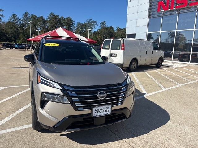 2026 Nissan Rogue Platinum photo 2