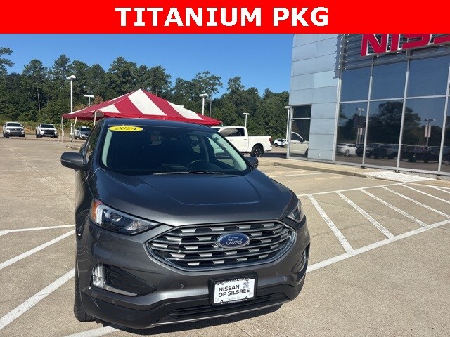 2024 Ford Edge Titanium photo 2