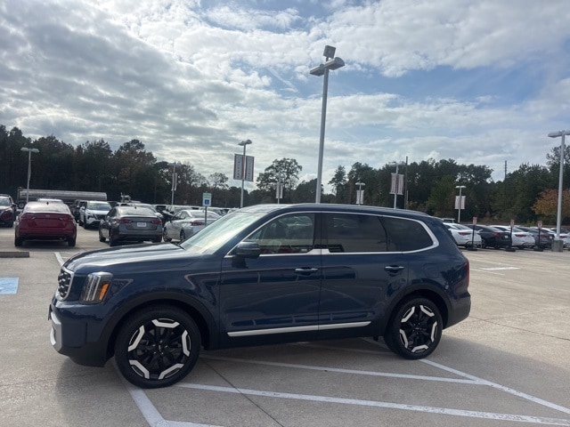 2024 Kia Telluride S photo 2