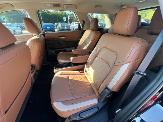 2026 Nissan Pathfinder Platinum - Photo 22