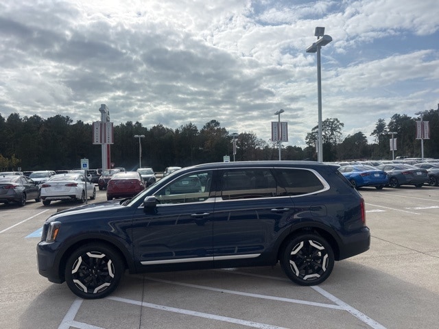 2024 Kia Telluride S photo 3