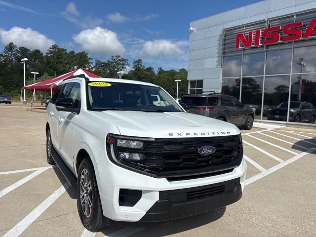 2025 Ford Expedition Active 4x4's photo