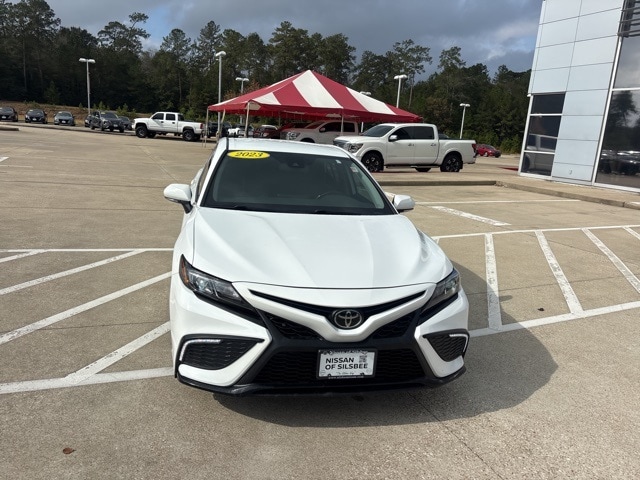 2023 Toyota Camry SE photo 3
