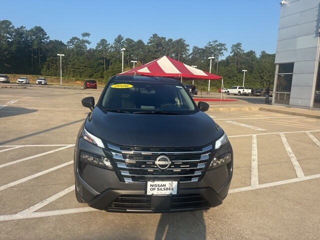 2026 Nissan Rogue S photo 3