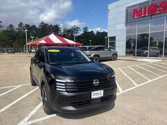 2026 Nissan Kicks SR SUV