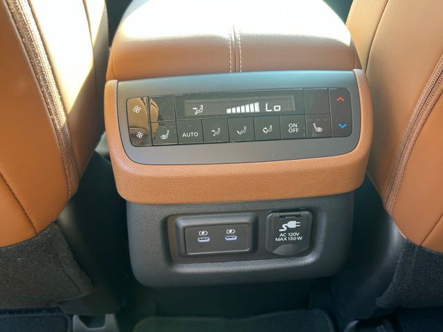 2026 Nissan Pathfinder Platinum - Photo 23