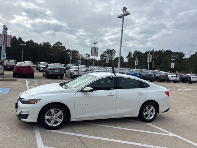 2024 Chevrolet Malibu LS photo 2