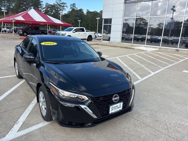 2025 Nissan Sentra S's photo