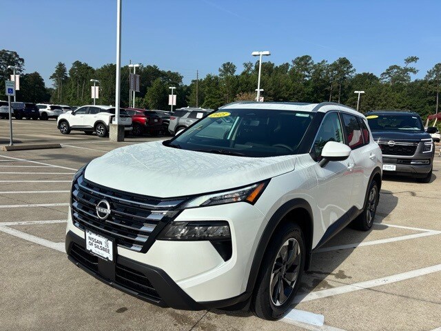 2025 Nissan Rogue SV photo 4