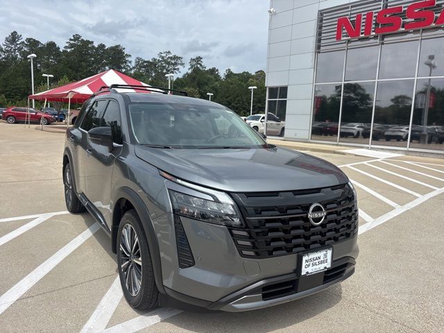 2026 Nissan Pathfinder Platinum 4WD's photo