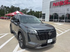 2026 Nissan Pathfinder Platinum SUV