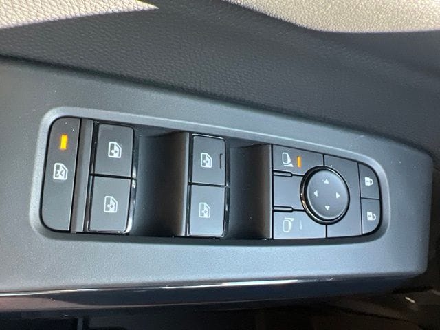 2026 Nissan Pathfinder SV - Photo 32