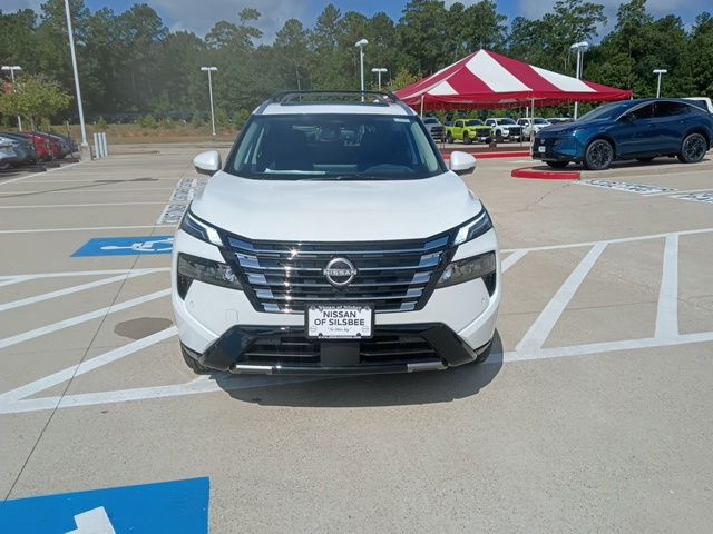 2026 Nissan Rogue Platinum - Photo 2
