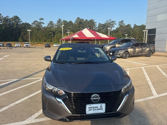 2025 Nissan Sentra SV photo 3