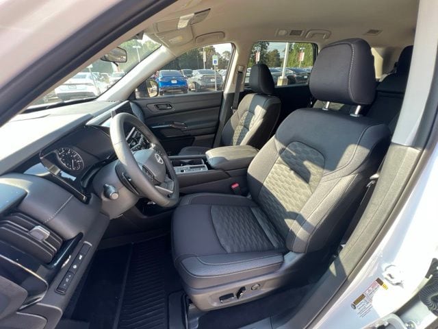 2026 Nissan Pathfinder SV - Photo 27