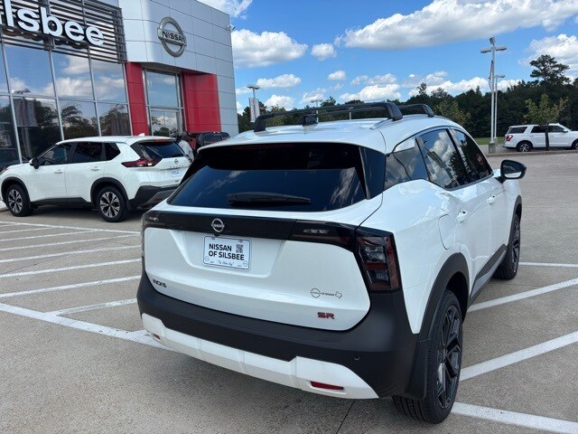 2026 Nissan Kicks SR photo 3