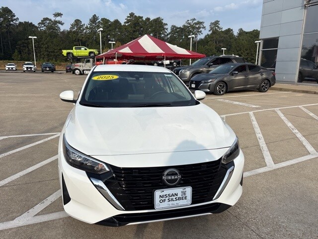 2025 Nissan Sentra SV photo 2