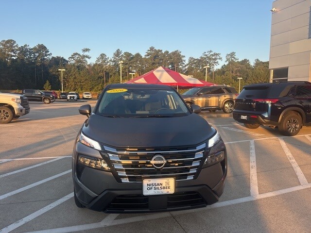 2026 Nissan Rogue SV photo 3