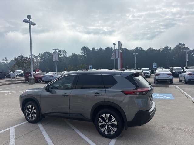 2021 Nissan Rogue SV photo 4