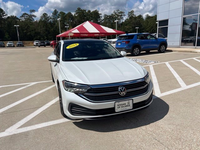 Used 2024 Volkswagen Jetta SE with VIN 3VW7M7BU2RM069095 for sale in Silsbee, TX