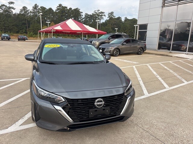 2025 Nissan Sentra SV photo 2
