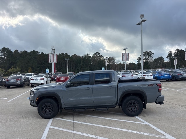 2026 Nissan Frontier PRO-4X photo 4